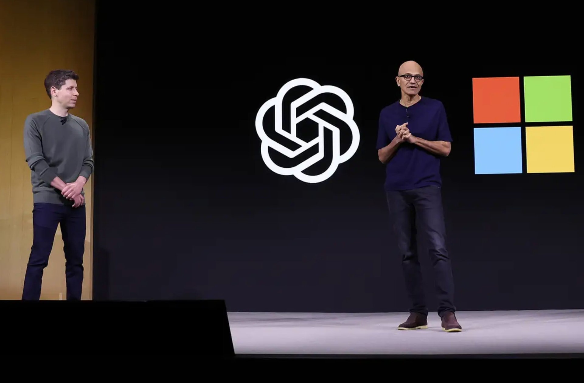 Microsoft và Cuộc Chiến Giành Quyền Truy Cập Công Nghệ Trí Tuệ Nhân Tạo của OpenAI