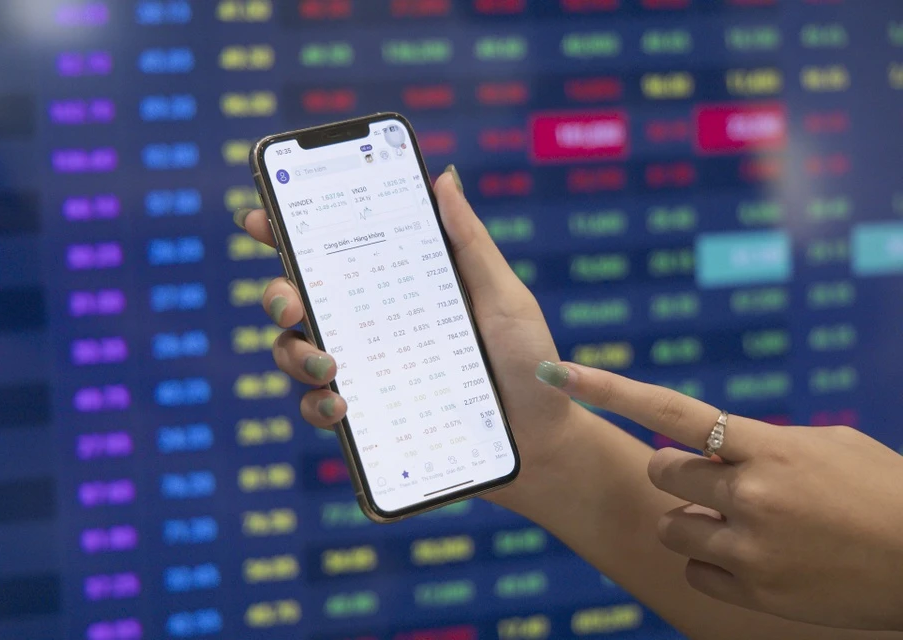 VN-Index lên cao nhất từ trước tới nay