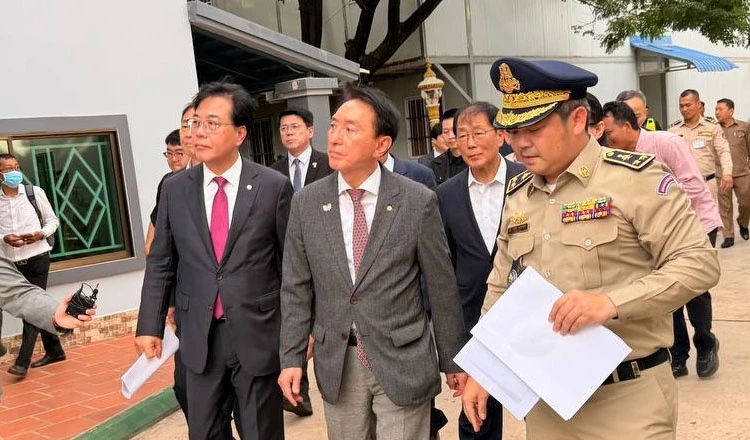 Quan chức Hàn Quốc thị sát ổ lừa đảo ở Campuchia