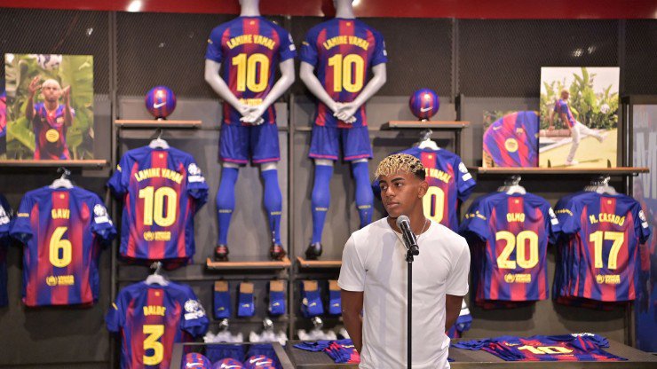 Lamine Yamal phản pháo sau vụ tiệc sinh nhật gây tranh cãi: “Tôi có cuộc sống riêng ngoài Barcelona”