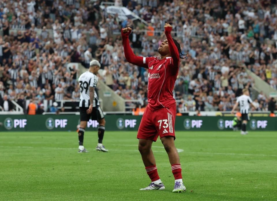 Rio Ngumoha lập kỷ lục ở Ngoại hạng Anh, Chelsea tức giận “cấm cửa” Liverpool
